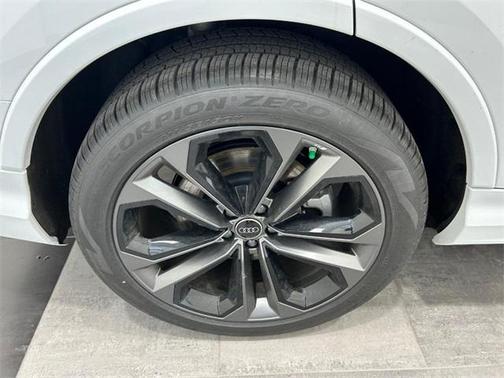 2025 Audi Q7 55 Prestige