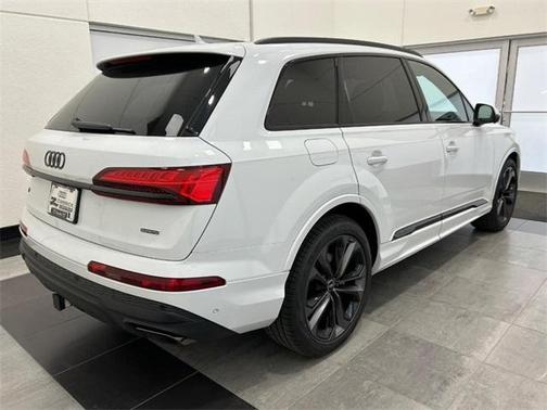 2025 Audi Q7 55 Prestige