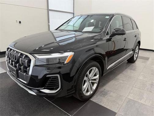 2025 Audi Q7 55 Premium