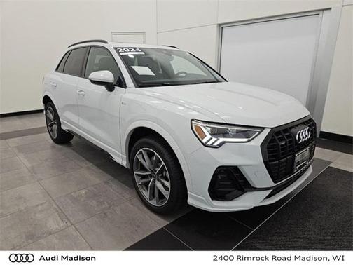 2024 Audi Q3 45 S line Premium