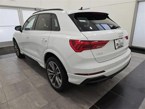 2024 Audi Q3 45 S line Premium