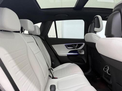 2025 Mercedes-Benz GLC 350e Base 4MATIC