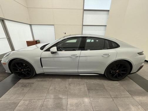 2026 Porsche Panamera 