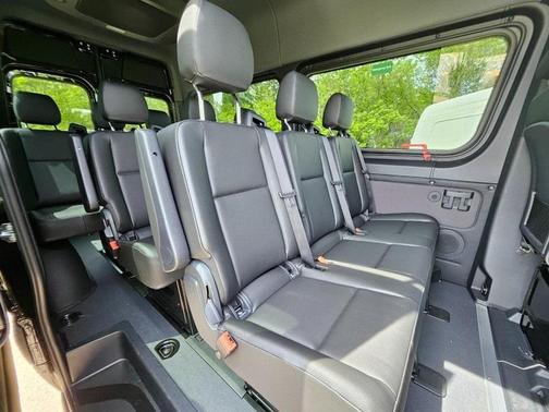 2025 Mercedes-Benz Sprinter 2500 144 WB Standard Roof Passenger