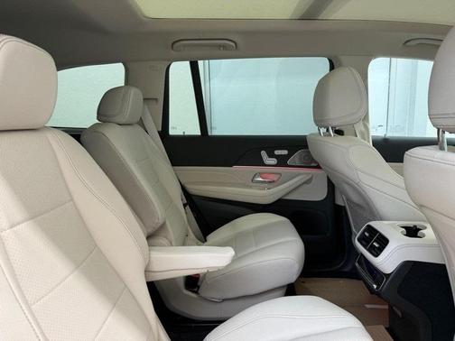 2026 Mercedes-Benz GLS 450 4MATIC