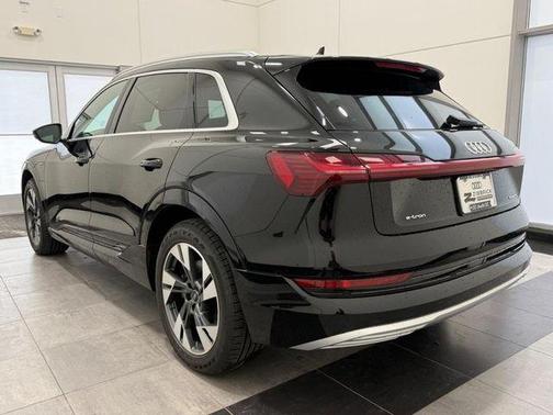 Brilliant Black 2022 Audi e-tron Premium