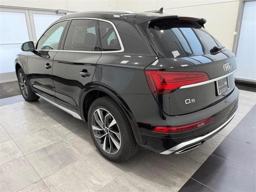 2024 Audi Q5 45 S line quattro Premium