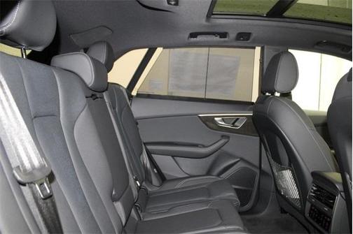 2025 Audi Q8 55 Premium