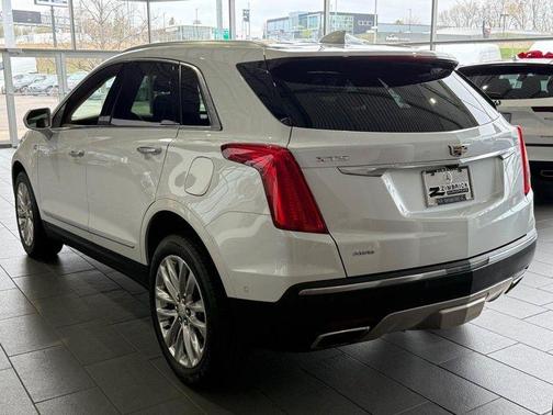 White 2019 Cadillac XT5 Platinum