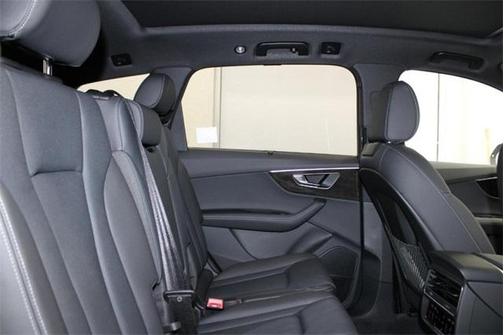 2025 Audi Q7 45 Premium Plus