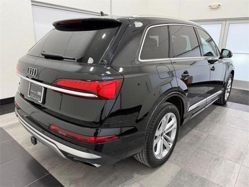 2025 Audi Q7 45 Premium
