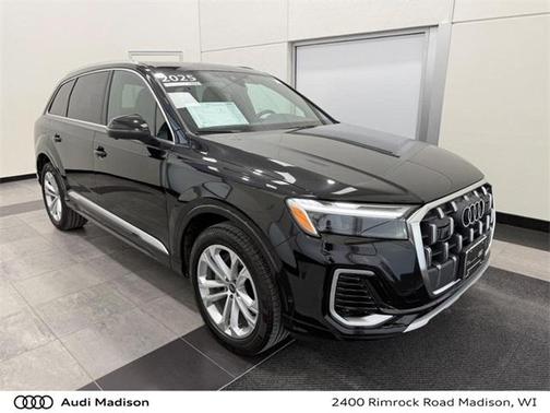 2025 Audi Q7 45 Premium