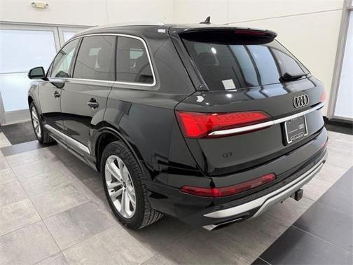 2025 Audi Q7 45 Premium