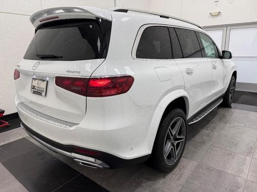 2026 Mercedes-Benz GLS 450 4MATIC