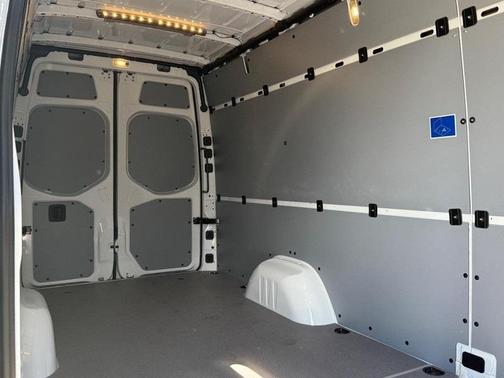 2025 Mercedes-Benz Sprinter 2500 Standard Roof