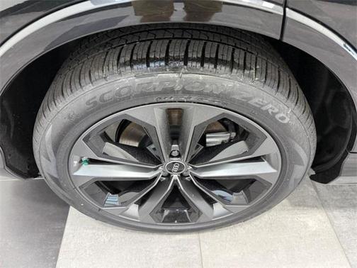 2025 Audi Q7 55 Prestige