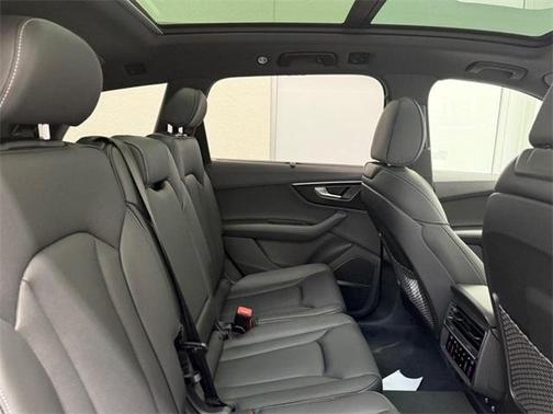 2025 Audi Q7 55 Prestige