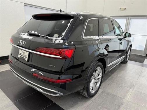 2022 Audi Q7 55 Premium Plus