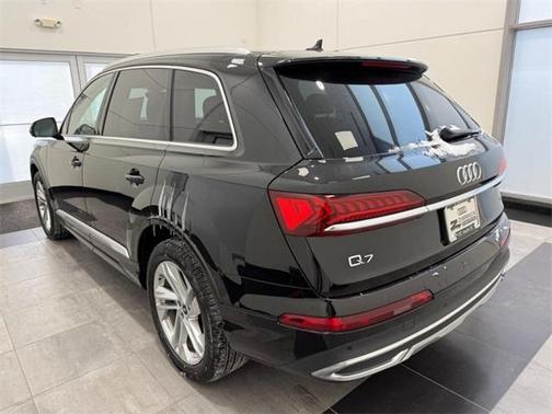 2022 Audi Q7 55 Premium Plus