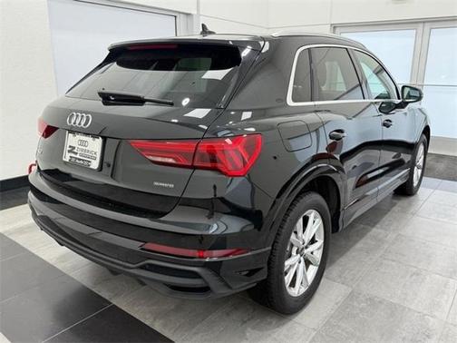 2022 Audi Q3 45 S line Premium