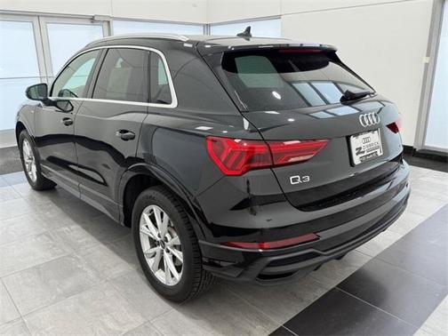 2022 Audi Q3 45 S line Premium