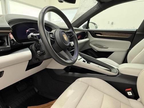 2024 Porsche Macan 4