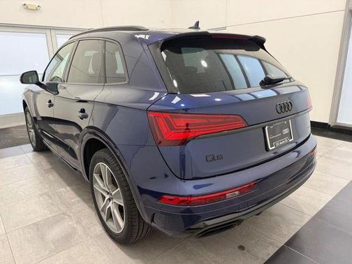 Navarra Blue Metallic 2025 Audi Q5 45 S line quattro Premium