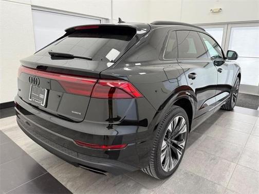 2025 Audi Q8 55 Premium