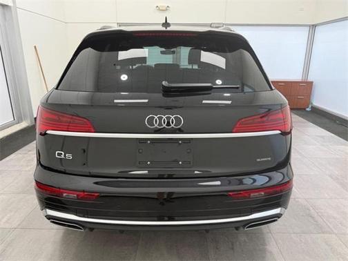 2024 Audi Q5 45 S line quattro Premium