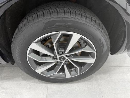 2024 Audi Q5 45 S line quattro Premium
