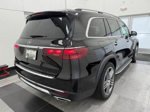 2025 Mercedes-Benz GLS 450 4MATIC