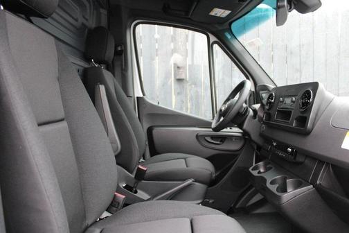 2025 Mercedes-Benz Sprinter 2500 Standard Roof