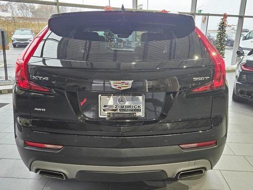 2022 Cadillac XT4 Premium Luxury