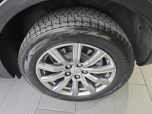 2022 Cadillac XT4 Premium Luxury