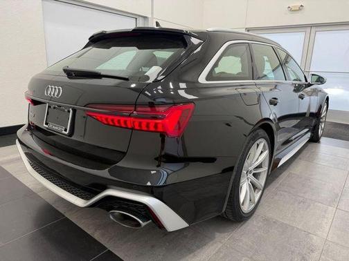 Mythos Black Metallic 2022 Audi RS 6 Avant 4.0T quattro
