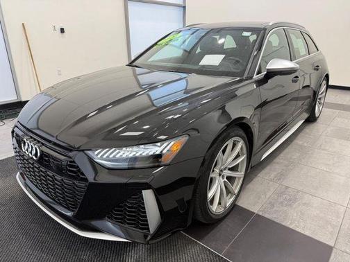 Mythos Black Metallic 2022 Audi RS 6 Avant 4.0T quattro