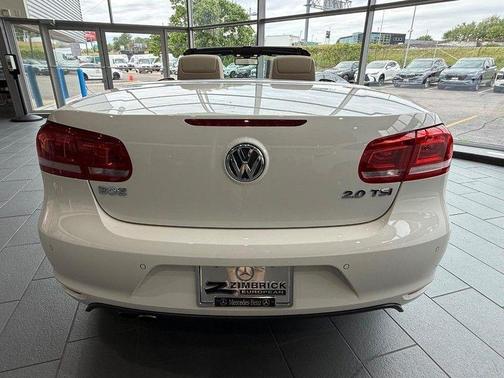 White 2013 Volkswagen Eos Lux