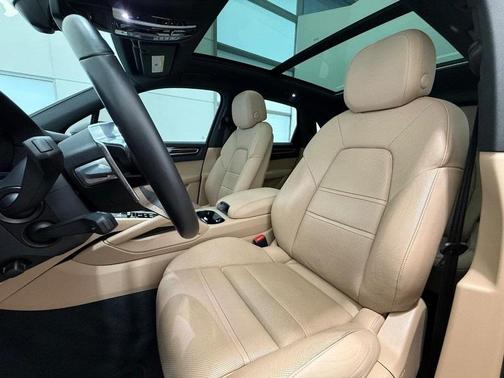 2022 Porsche Cayenne 