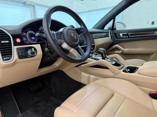 2022 Porsche Cayenne 