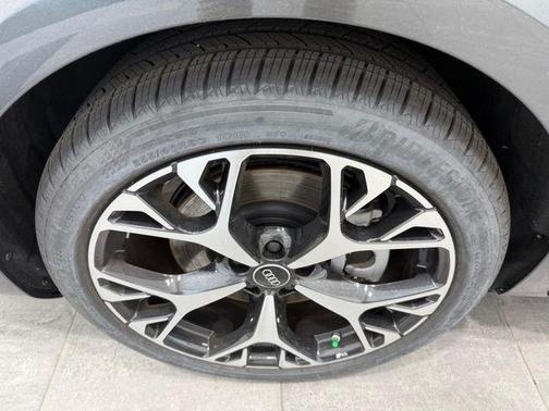 Daytona Gray Pearl Effect 2026 Audi A6 Base