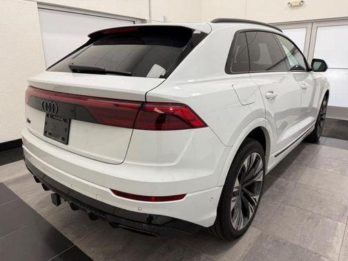 2025 Audi Q8 55 Premium