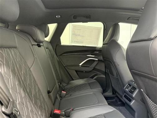 2025 Audi SQ5 3.0T quattro Premium