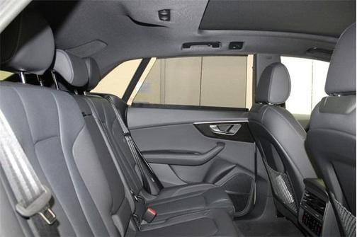 2025 Audi Q8 55 Premium