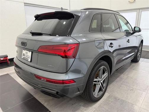 2022 Audi Q5 e 55 S line quattro Premium