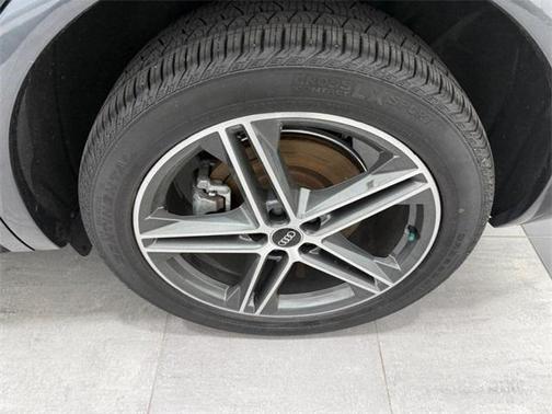 2022 Audi Q5 e 55 S line quattro Premium
