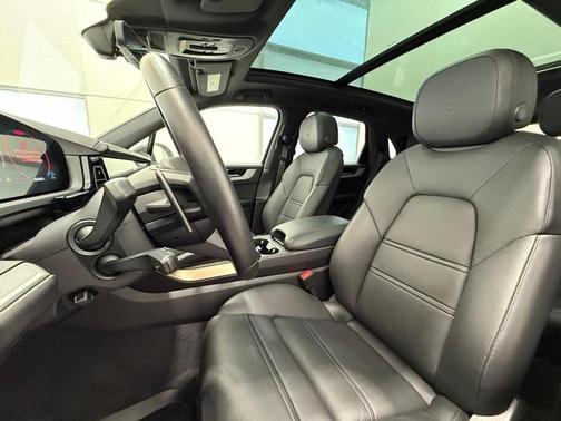 2025 Porsche Cayenne Base