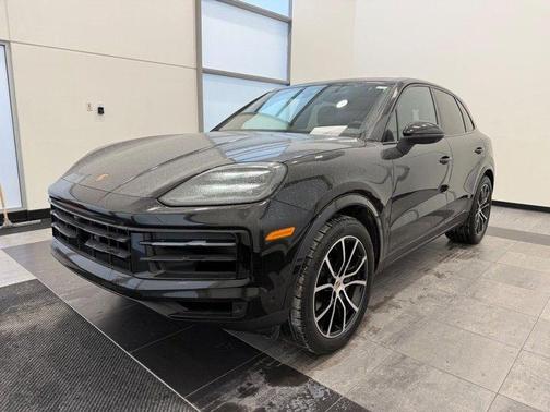 2025 Porsche Cayenne Base