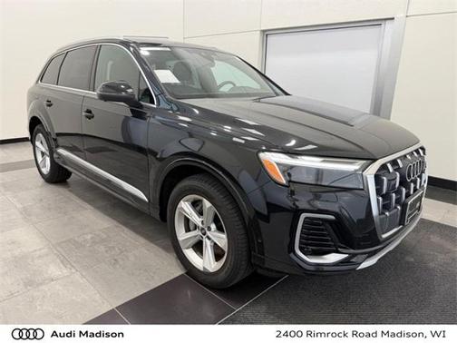 2025 Audi Q7 45 Premium