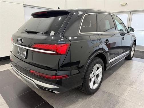 2025 Audi Q7 45 Premium
