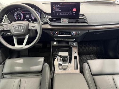 2024 Audi Q5 45 S line quattro Premium